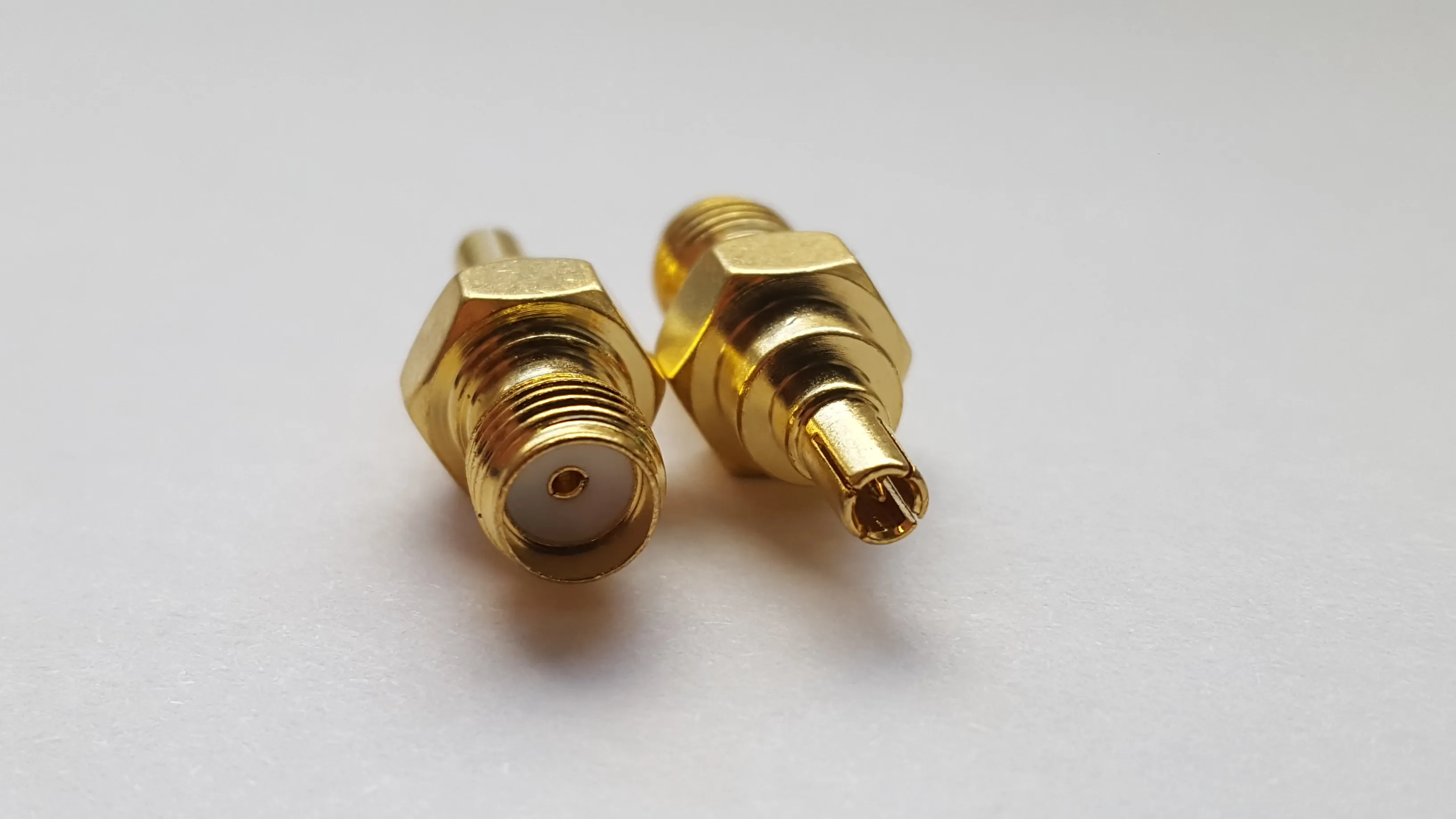 Переходник жёсткий CRC9-SMA female (411) Переходник жёсткий CRC9-SMA female (411)