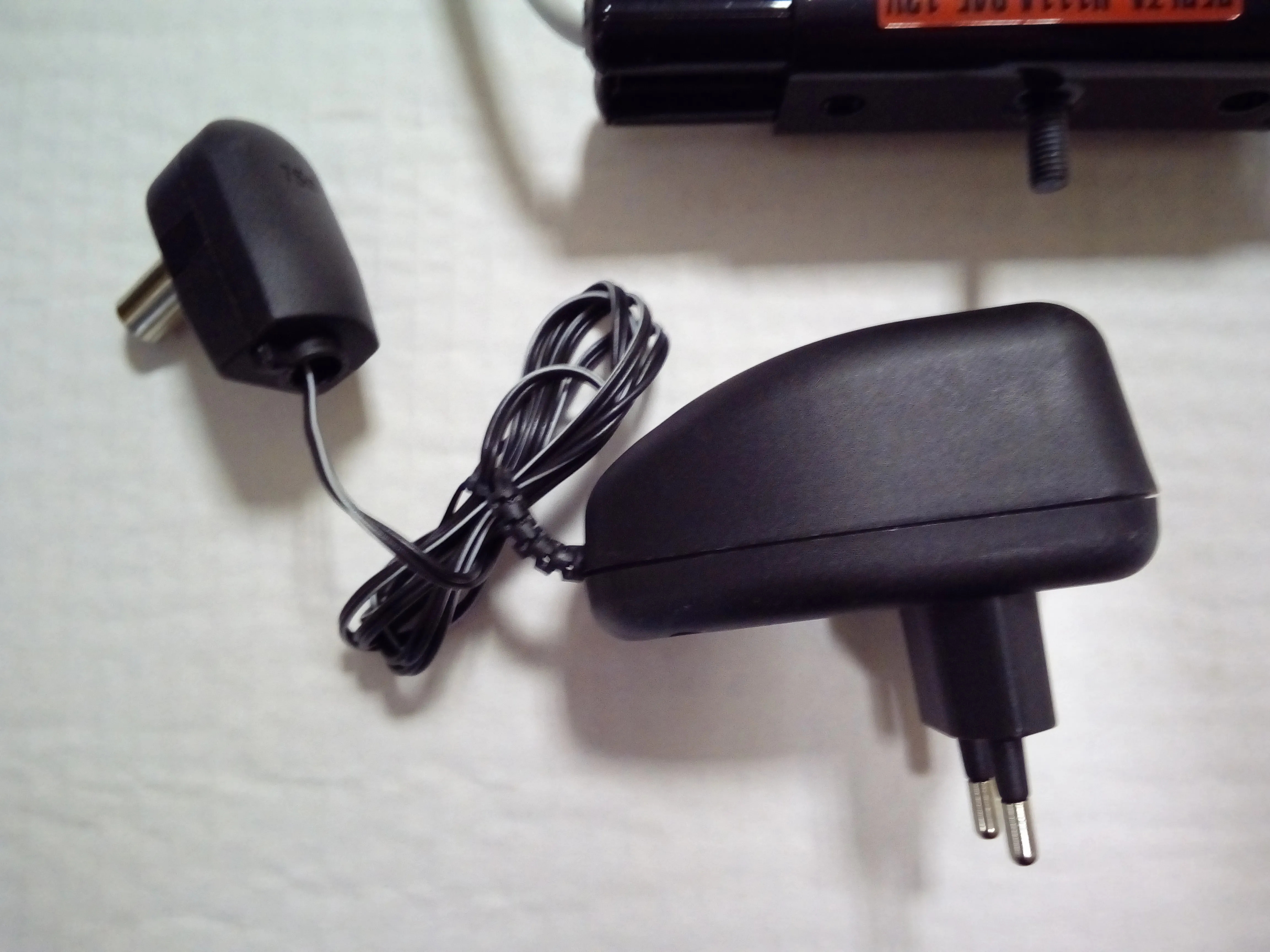 Антенна ДМВ активная Дельта H111A 12 В